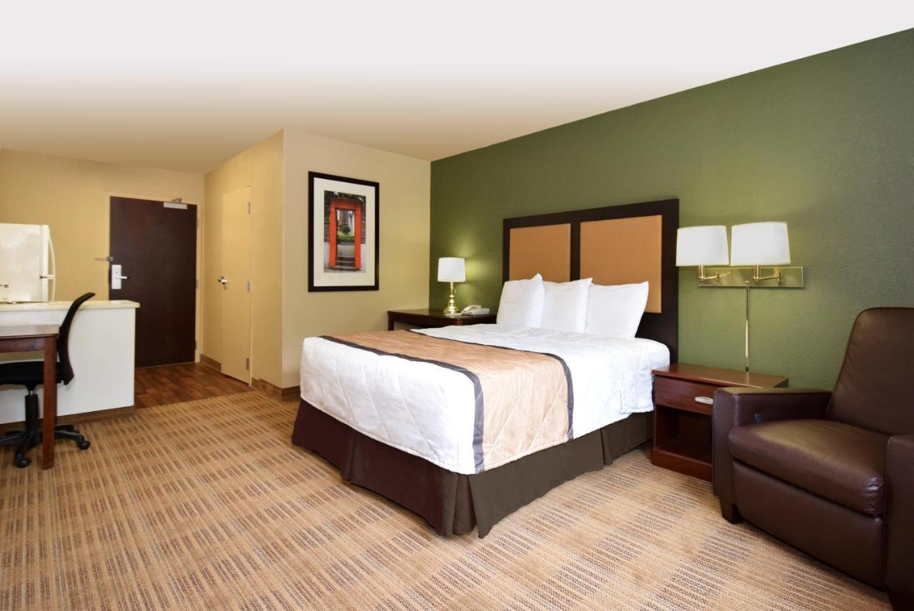 Mainstay Suites Chicago Hillside Exteriör bild