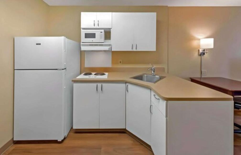 Mainstay Suites Chicago Hillside Exteriör bild