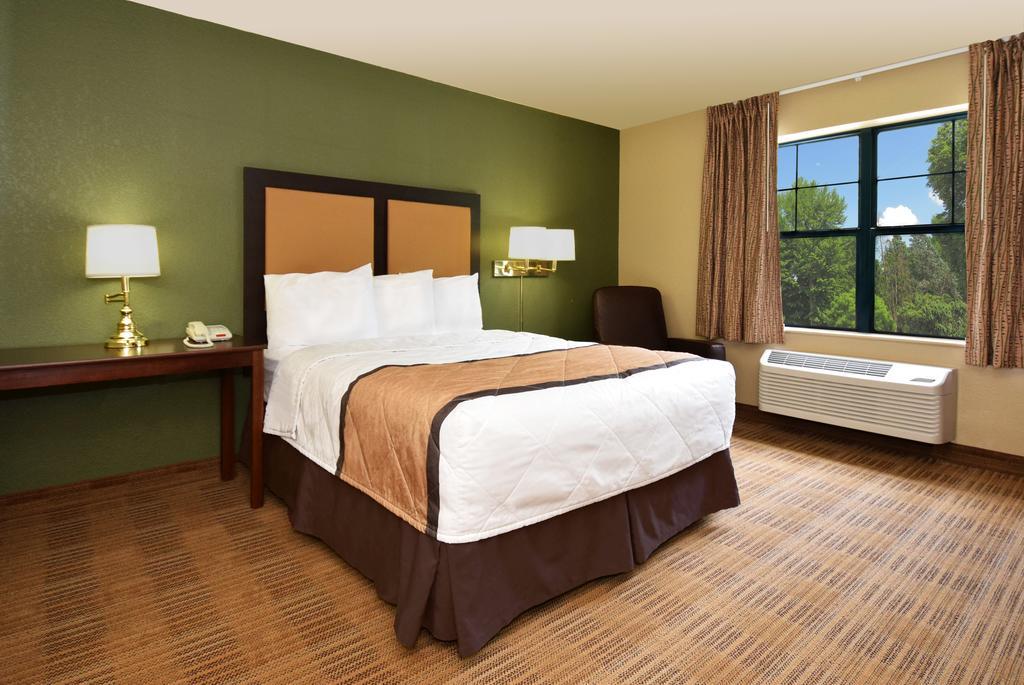 Mainstay Suites Chicago Hillside Exteriör bild
