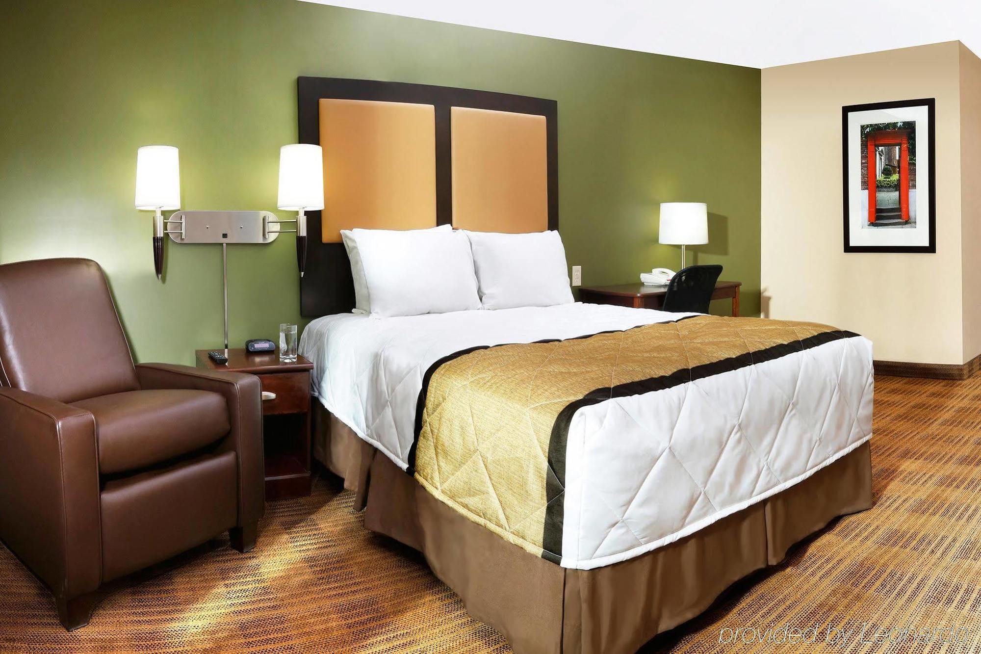 Mainstay Suites Chicago Hillside Exteriör bild