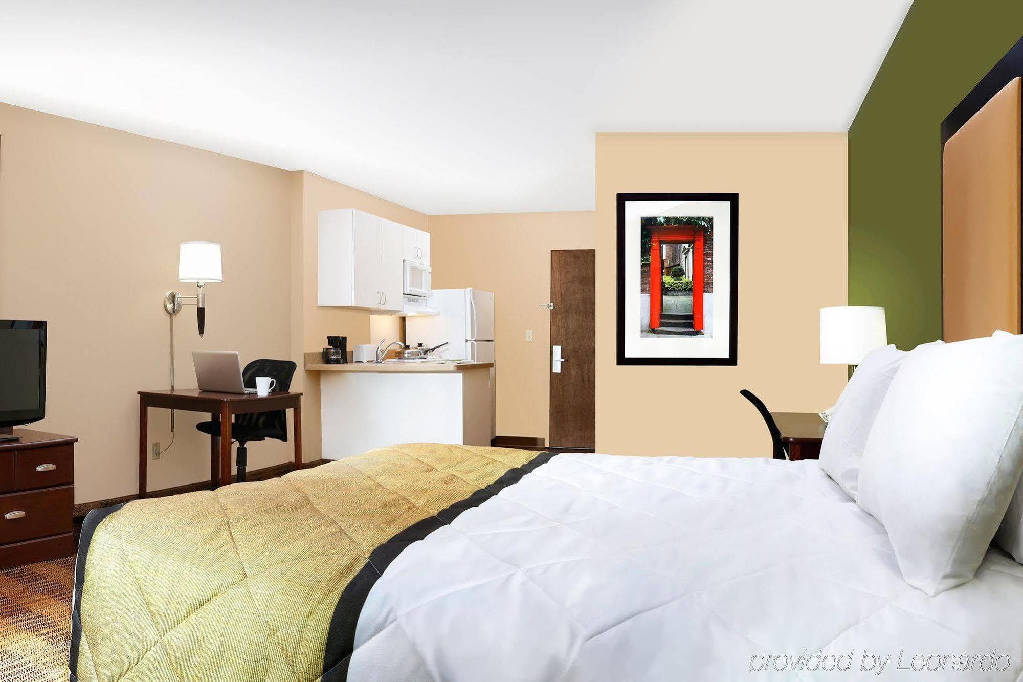 Mainstay Suites Chicago Hillside Exteriör bild